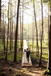 Vestuvės ir fotosesija miške