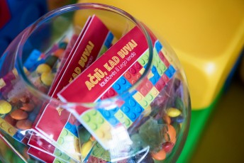 Dovanėlės, lauktuvės su etiketėmis svečiams - Lego spauda